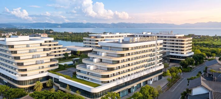 Yunqian Lakeside Holiday Hotel (Guanglong Town, Fuxian Lake Branch) Hotels in Chengjiang