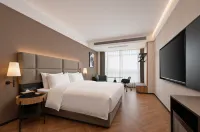 Meiduo Hotel (Shanghai Road, Hanjiang Normal University Branch) - parking