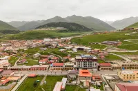 Floral · Lingjiu Mountain Hotel - Bjergudsigt
