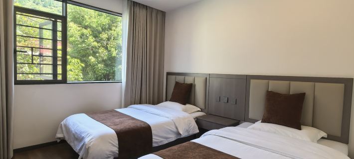 Yixiang Homestay Hotels in Shimian