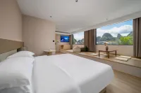 Aiyuan Resort Hotel, West Street, Yangshuo, Guilin - parking