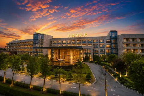 Tiandehu Hotel (Taizhou International Conference Center Tiandehu Water Park Branch) - Parking