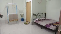 Maju Jaya Hotel Tanah Merah - Inns