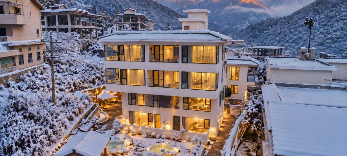 Sukyo: A Secluded Mountain Onsen Yado Hotels in Luding