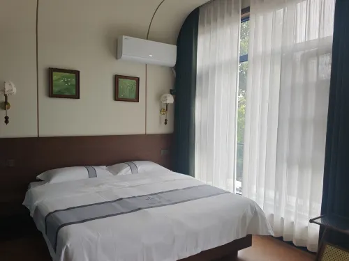 Yinhuali Homestay - parking