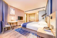 Echarm Hotel (Xingyi DCF Jushan Square)