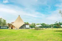 Young LiveCamp Hotels near Alice in Wonderland Flower Sea