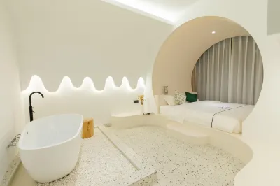 Beihai Silver Beach One Night One Summer B&B