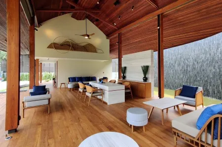 Rarin Villas Отели рядом с достопримечательностью «Huaykaew Road»