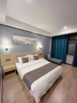 Fengshun Business Hotel Hotel dekat Wenchang Palace