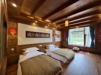 Kangding Tagong Town Dongzanling Boutique Homestay - balcony