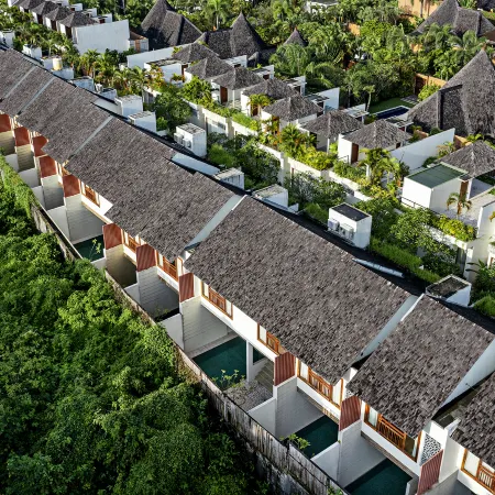 Villa Kayu Raja