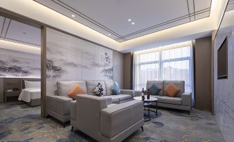 Yilong World Hotel (Yingshan Living Room Hot Spring Avenue)