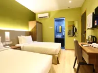 Yee Hotel Permas Jaya Hotels near The Mall, Mid Valley Southkey