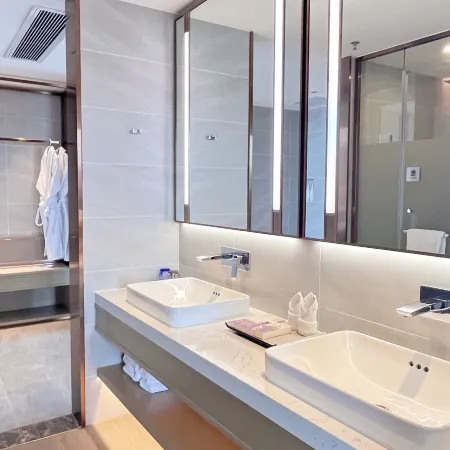 KDworld Hotel (Guigangke World High Speed Rail Station Store)