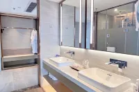客世界輕奢飯店（貴港客世界商場高鐵站店） - 4 星級