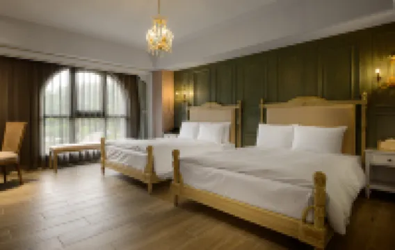 Grasse Grace Manor