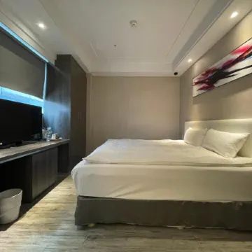 Royal Fine Hotel Отели рядом с достопримечательностью «Дрим Молл»