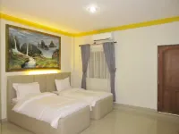 Hotel 01 Batam Hotels near Trully Toko
