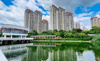 Xiamen Crystal Apartment (Jimei Xuecun Branch)