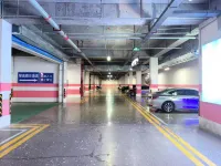 Holiday Inn Express HOHHOT EAST STATION by IHG - Parking