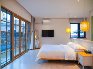 Jingya Xiaoshu Hotel