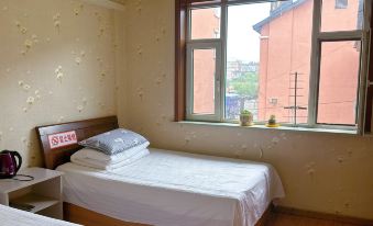 Antu Mingyuezhen Yilai Hotel