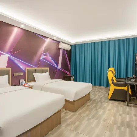 Yidu E-sports Business Hotel (Pinghu Wuyue Plaza Donghu Scenic Area)