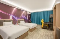 Yidu E-sports Business Hotel (Pinghu Wuyue Plaza Donghu Scenic Area)