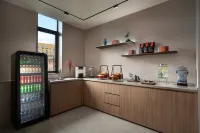 華僑夜泊君亭飯店（北京雍和宮北新橋地鐵站店） - 5 星級