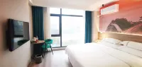 Happy Holiday Hotel (Huanggang Luotian Yishui Bund Branch)