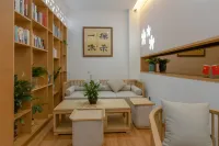 Clouds  hotel Hotels in Nanjian