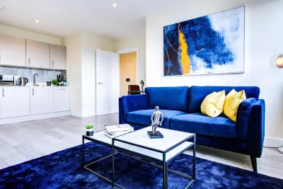 Hybrid Resi - Cheam, Sutton Near Wimbledon with Onsite Car Parking