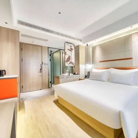 Three Cats Hotel (Guangsha Construction College)