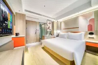 Three Cats Hotel (Guangsha Construction College)