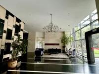 Pinke Service Apartment