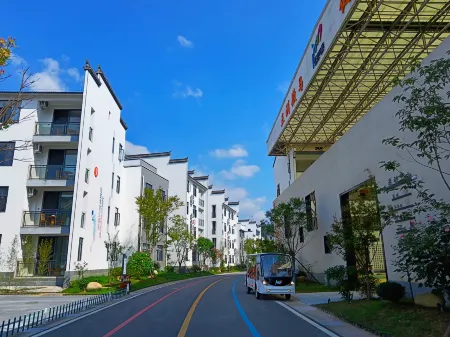 Jiangxi Zhengzhou Weima Hotel Отели рядом с достопримечательностью «Yancun Ancient Building Complex in Ming and Qing Dynasties»