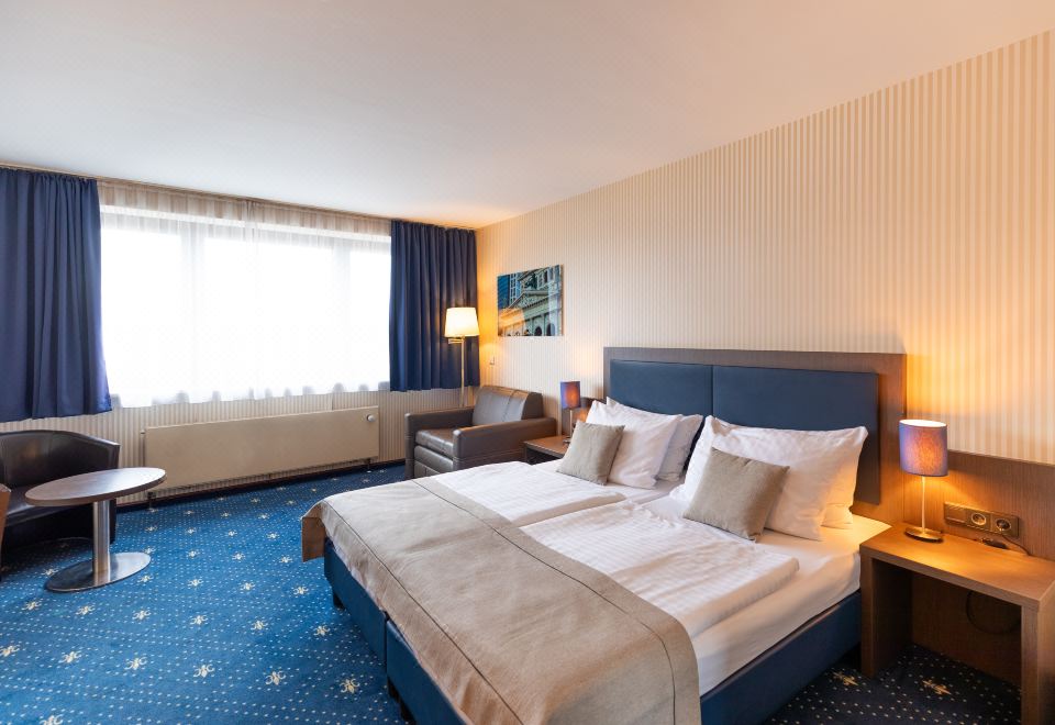 5. Hotel Im..