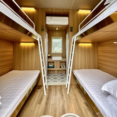 Xiangyun Train Homestay