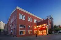 Vienna 3 Best Hotels (Luoyang Yingtianmen Luoyi Ancient City Branch) - Pools