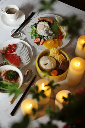 Kunming Sleeping Beauty Garden Pool  Hotel (Dianchi Xishan Scenic Area) Отели рядом с достопримечательностью «Sanjiacun Reservoir»