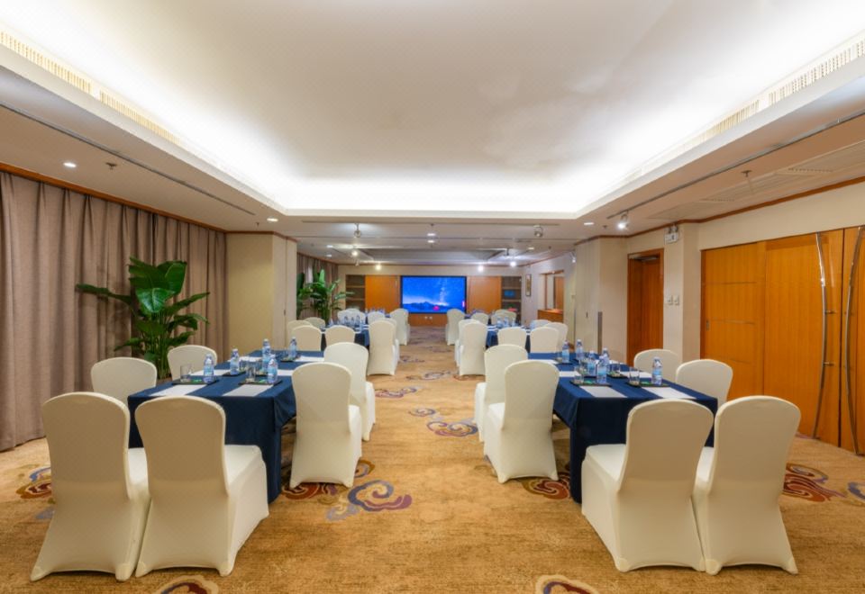 1. 시안 다징 캐슬..