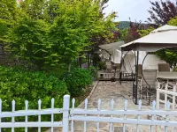 Li cheng bie yuan (beikuanping red education base branch)