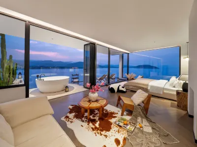 Antu·By the Seaside | Scenic·All-Seaview Private Guesthouse (Dali Erhai Lake Branch) فنادق في 