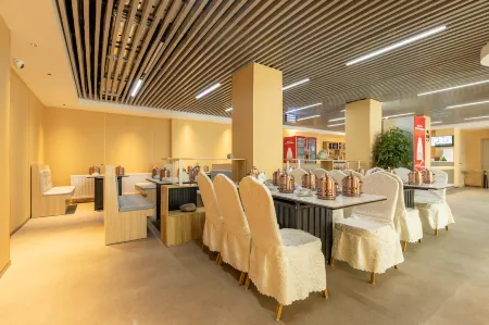 Fenglan·Smart Oxygen Fuxi Hotel (Jokhang Temple) Отели рядом с достопримечательностью «Potala Palace»