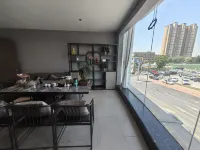 灰鯨智能酒店（保定軍校廣場河北大學店）