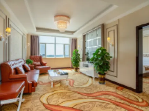 Huang He  International   Hotel Hotels in Golmud