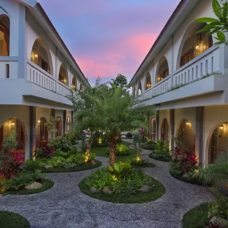 MAHALONA BALI STAY CANGGU Отели рядом с достопримечательностью «Пляж Чангу»