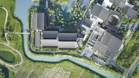 Suzhou Garrya Yangcheng Lake Отели рядом с достопримечательностью «Yangcheng Lake Lotus Island»