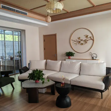 Lingwu Hedong Inn Homestay
